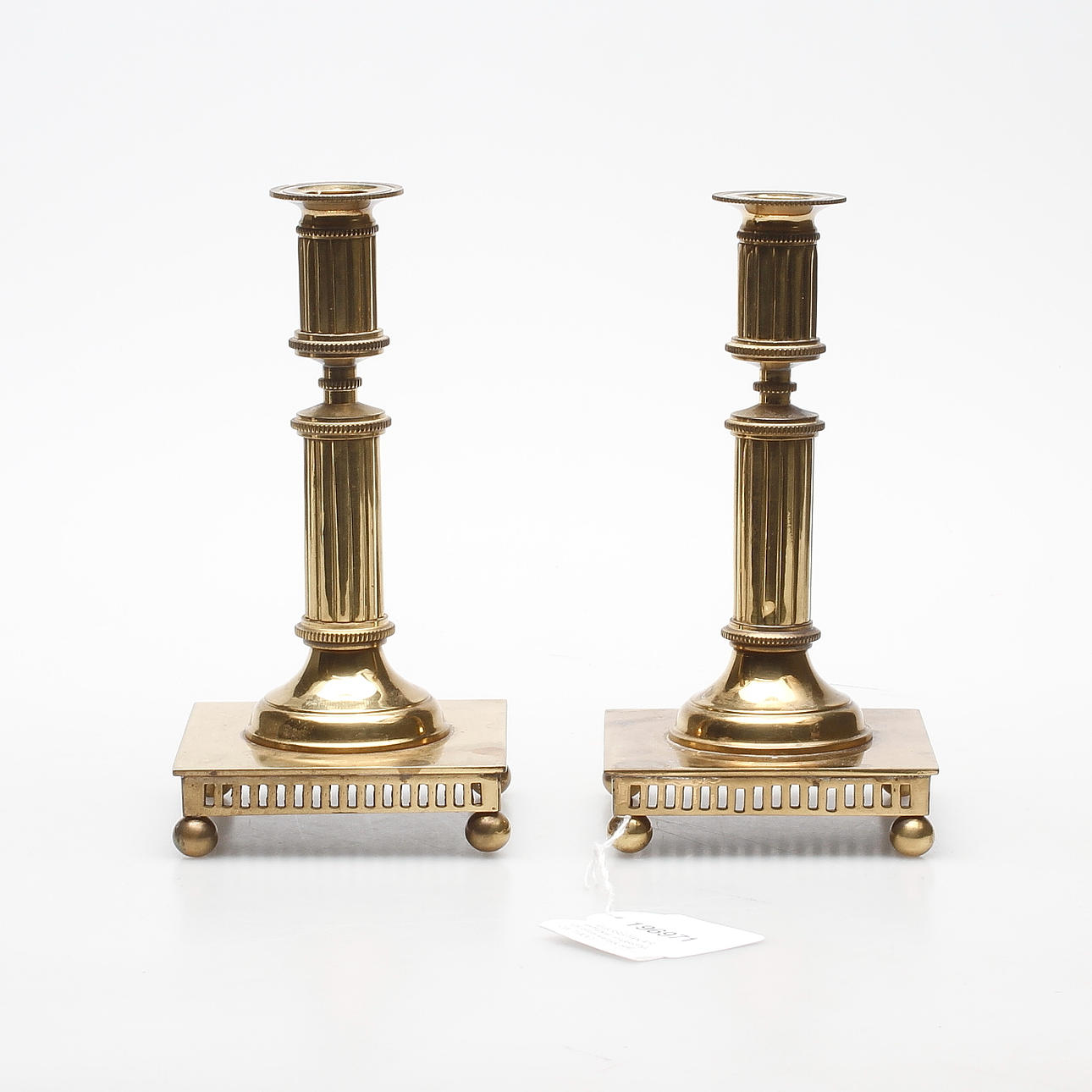 LJUSSTAKAR, ett par, mässing, gustaviansk stil, ca 1900.