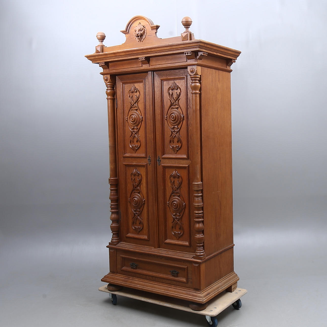 MATSALSSKÅP, nyrenässans, omkring 1900.