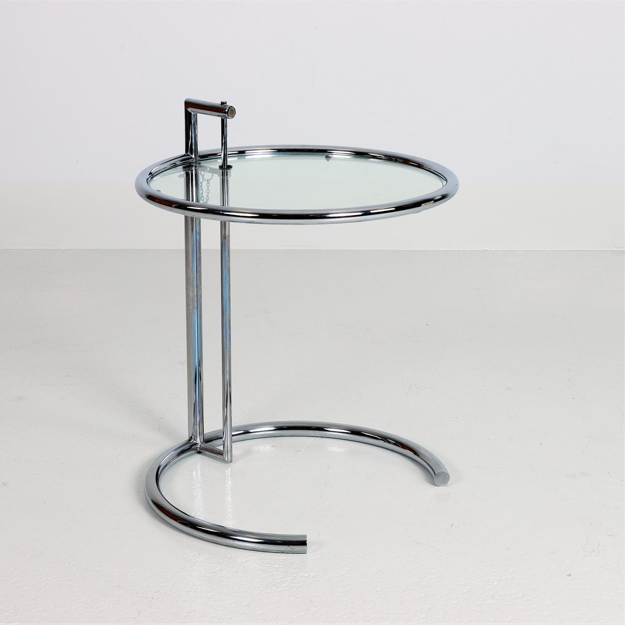 EILEEN GREY. 1878-1976, BORD, Efter "E1027", Aram designs ClassiCon, sent 1900-tal.