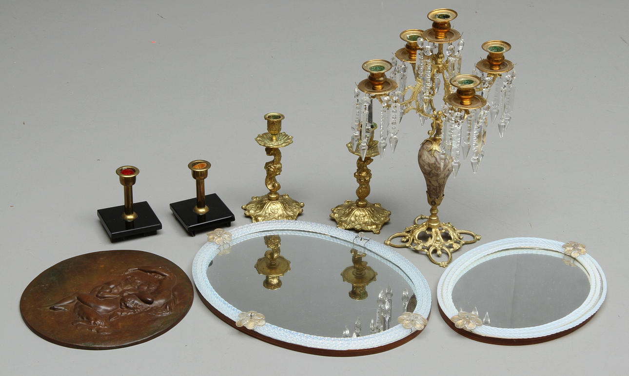 PARTI DIVERSE, bland annat kandelaber och bronsplakett.