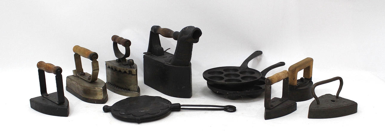 GJUTJÄRNSFÖREMÅL 10 delar, bl.a VÅFFELJÄRN Husqvarna.