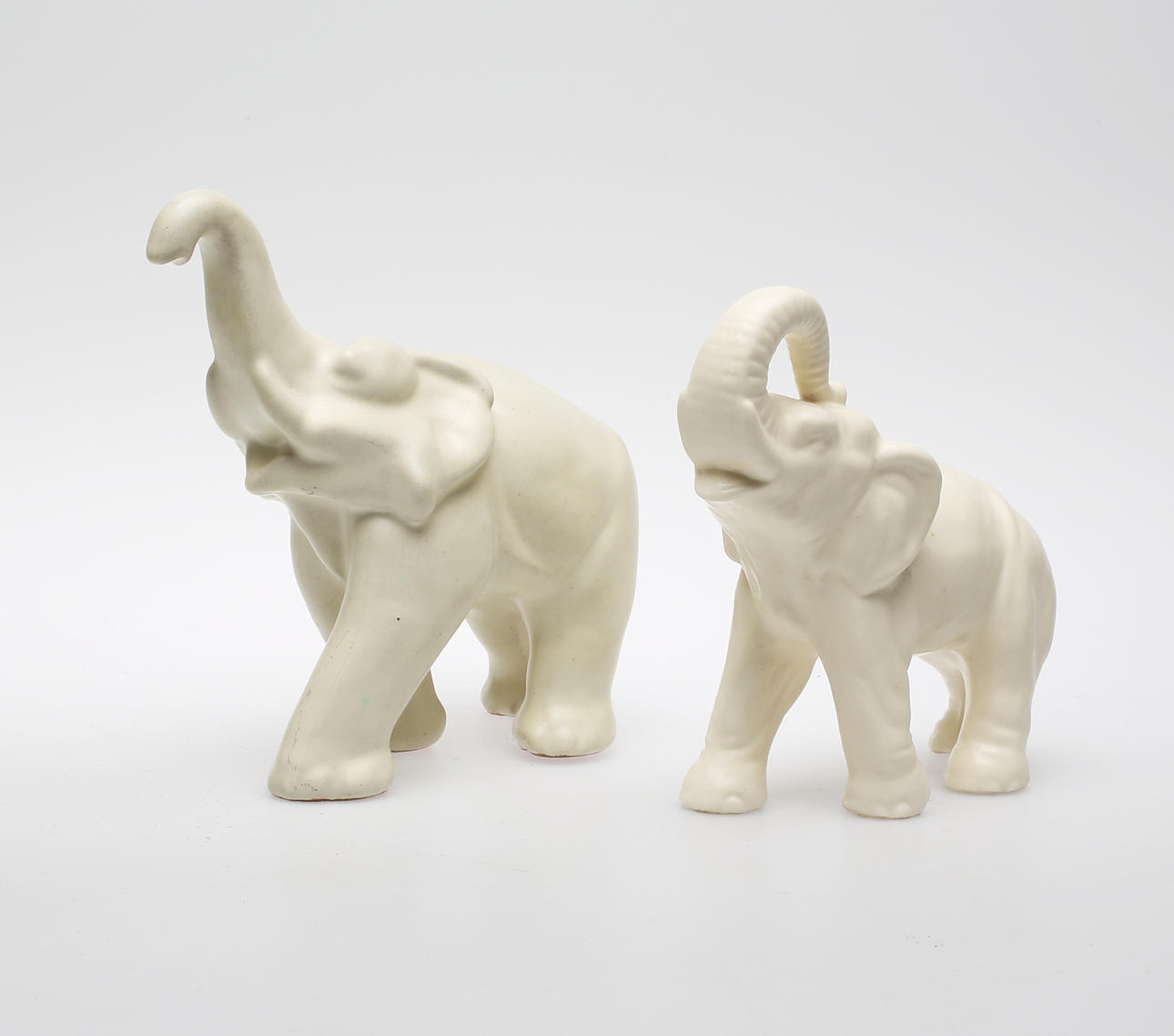 VICKE LINDSTRAND. Keramik, Elefanter, uppsala ekeby-.