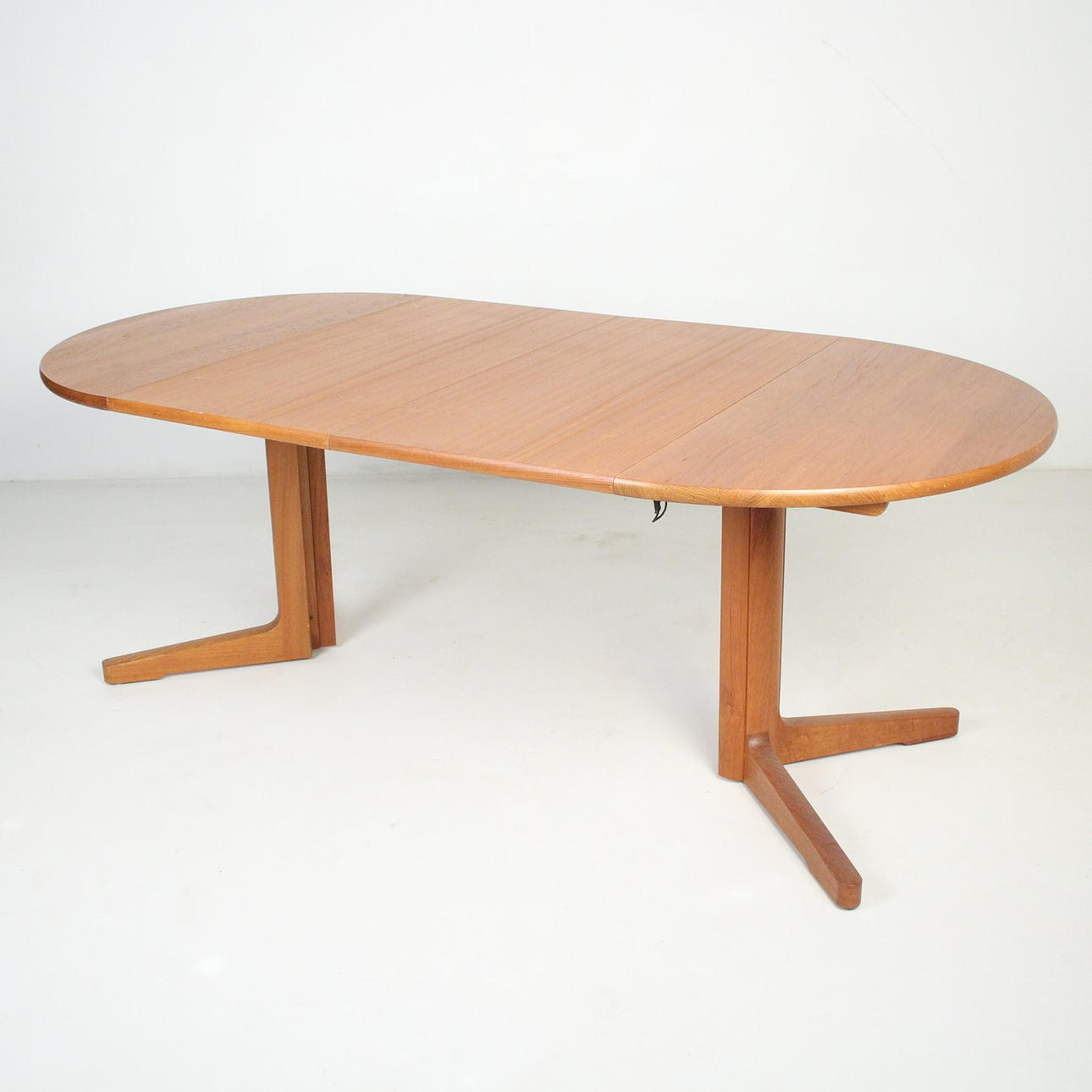 Ruokapöytä, tiikki, n. 1970-luku, Tanska.