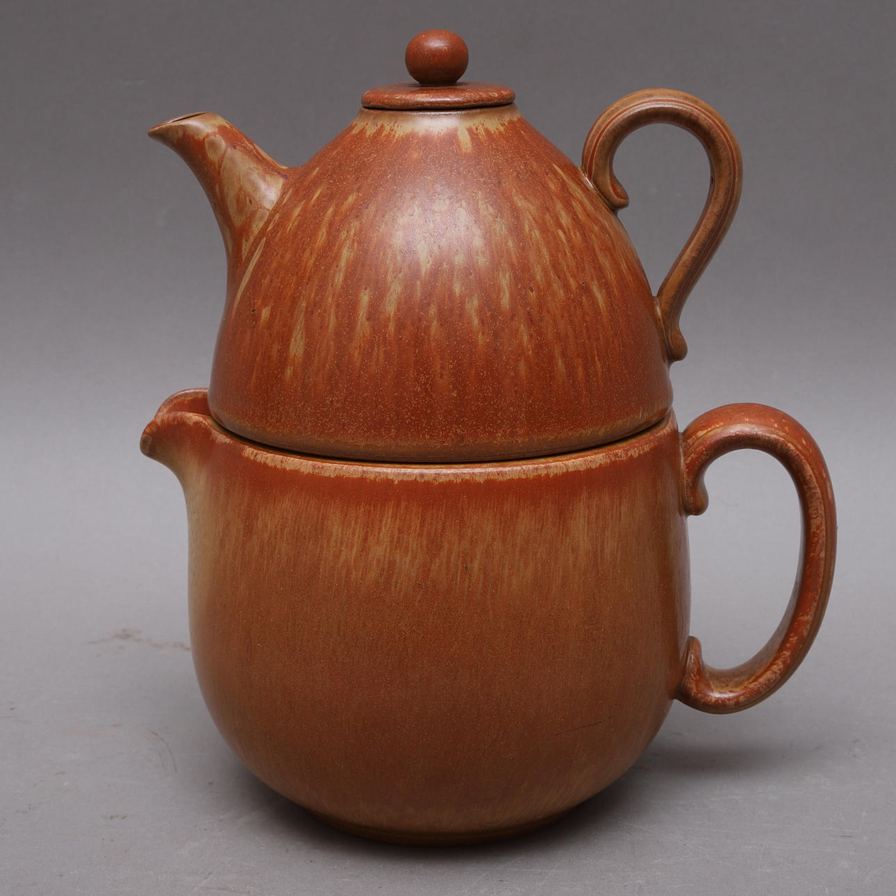 GUNNAR NYLUND. Teapot, 2 parts, stoneware, Rörstrand, signed.