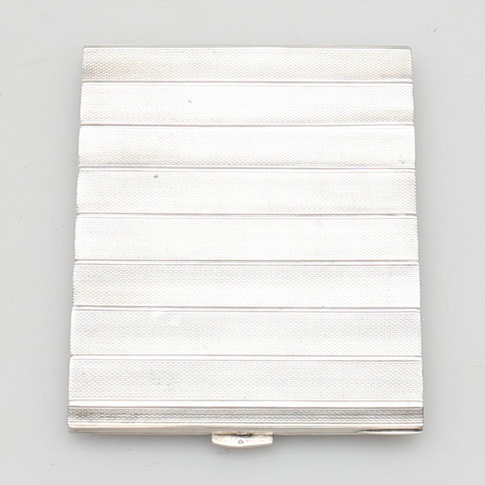 CIGARETTETUIE. Silver. Vikt 140 gram.