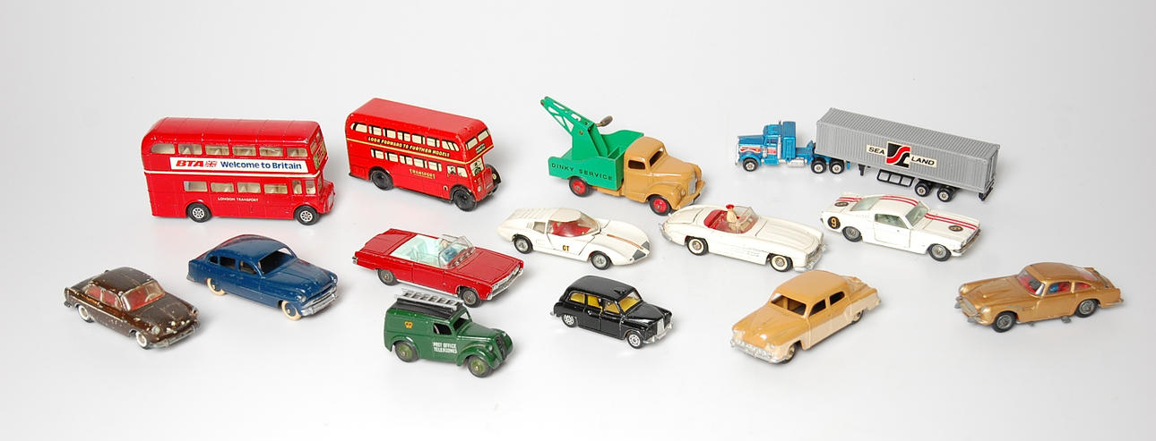 MODELLBILAR, 14 st, Dinky Toys, Corgi, Tecno.