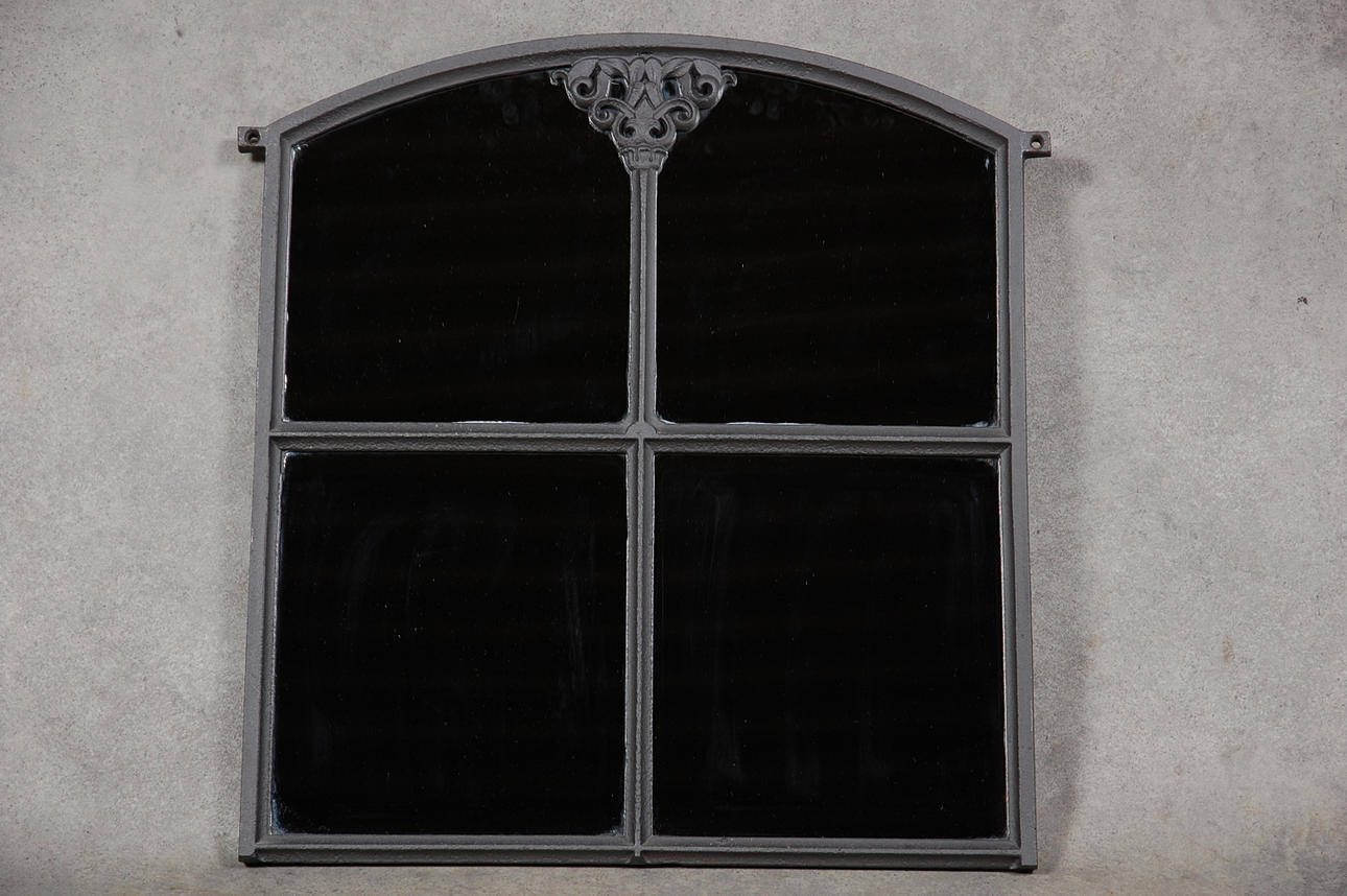 GJUTJÄRNSFÖNSTER, med spegelglas, 1800-tal.