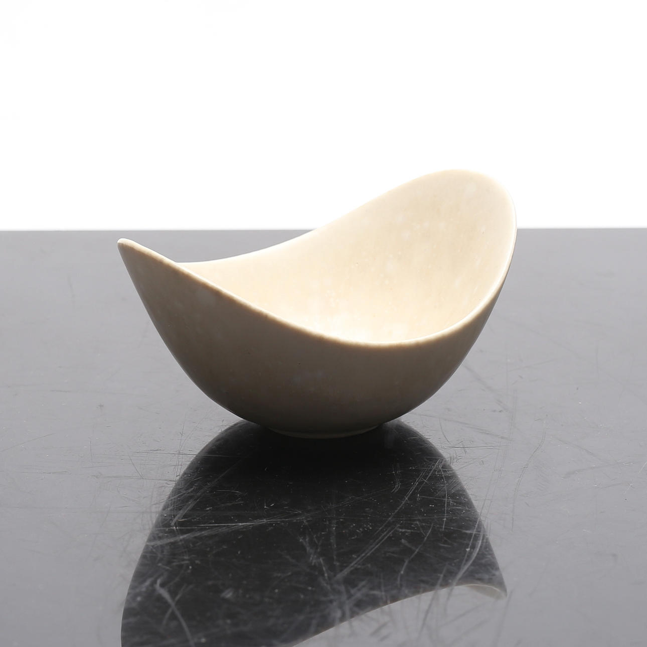 GUNNAR NYLUND. Skål, stengods, Rörstrand.