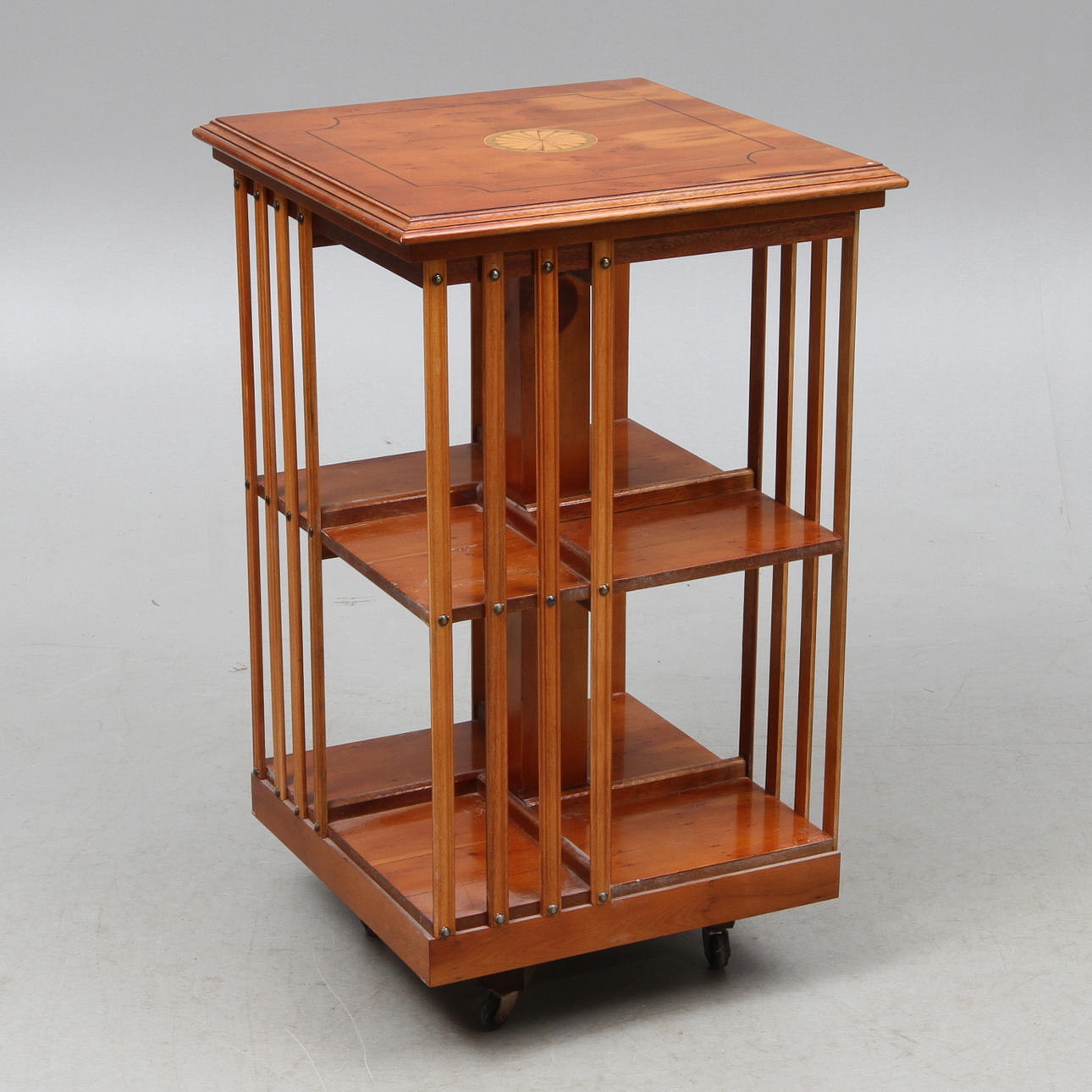 BOKSNURRA, engelsk stil, 1900-tal.