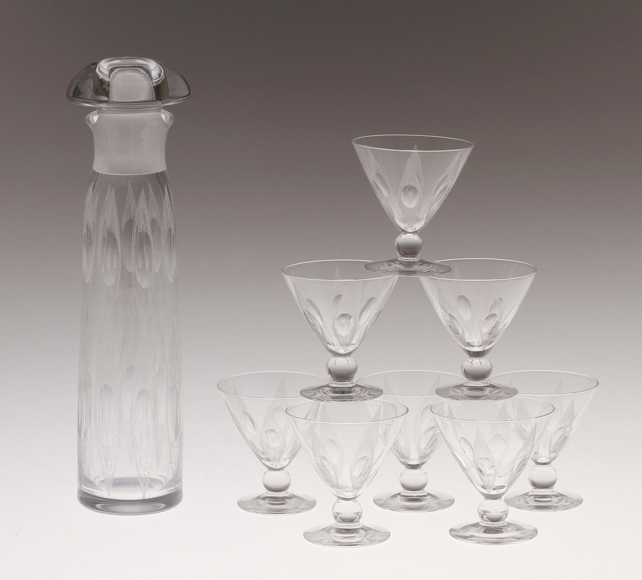 KARAFF samt COCTAILGLAS 8 st, Ernest Gordon, Kosta, 1950-tal.