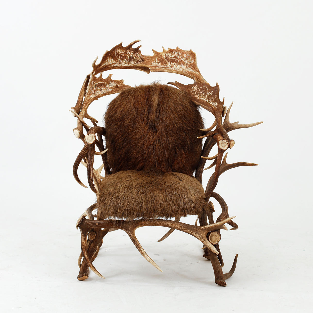 TORVITUOLI, hirvensarvet ja ansa.