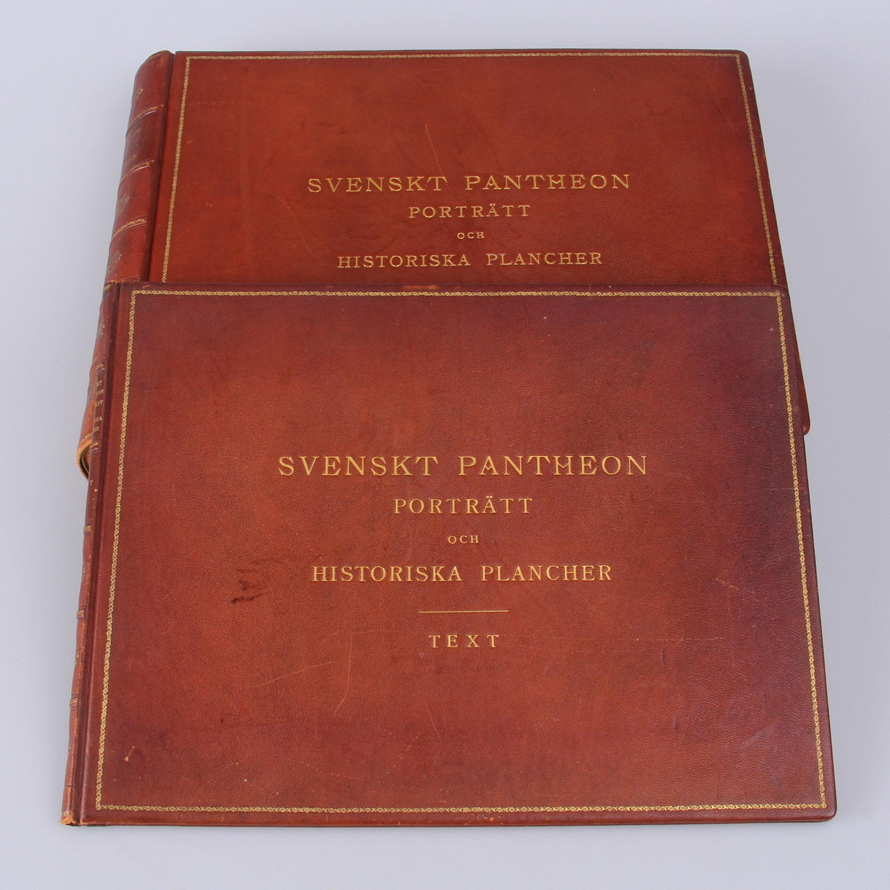 BÖCKER, 2 st. "Svenska pantheon", Wahlström och Widstrand, Stockholm, 1906.