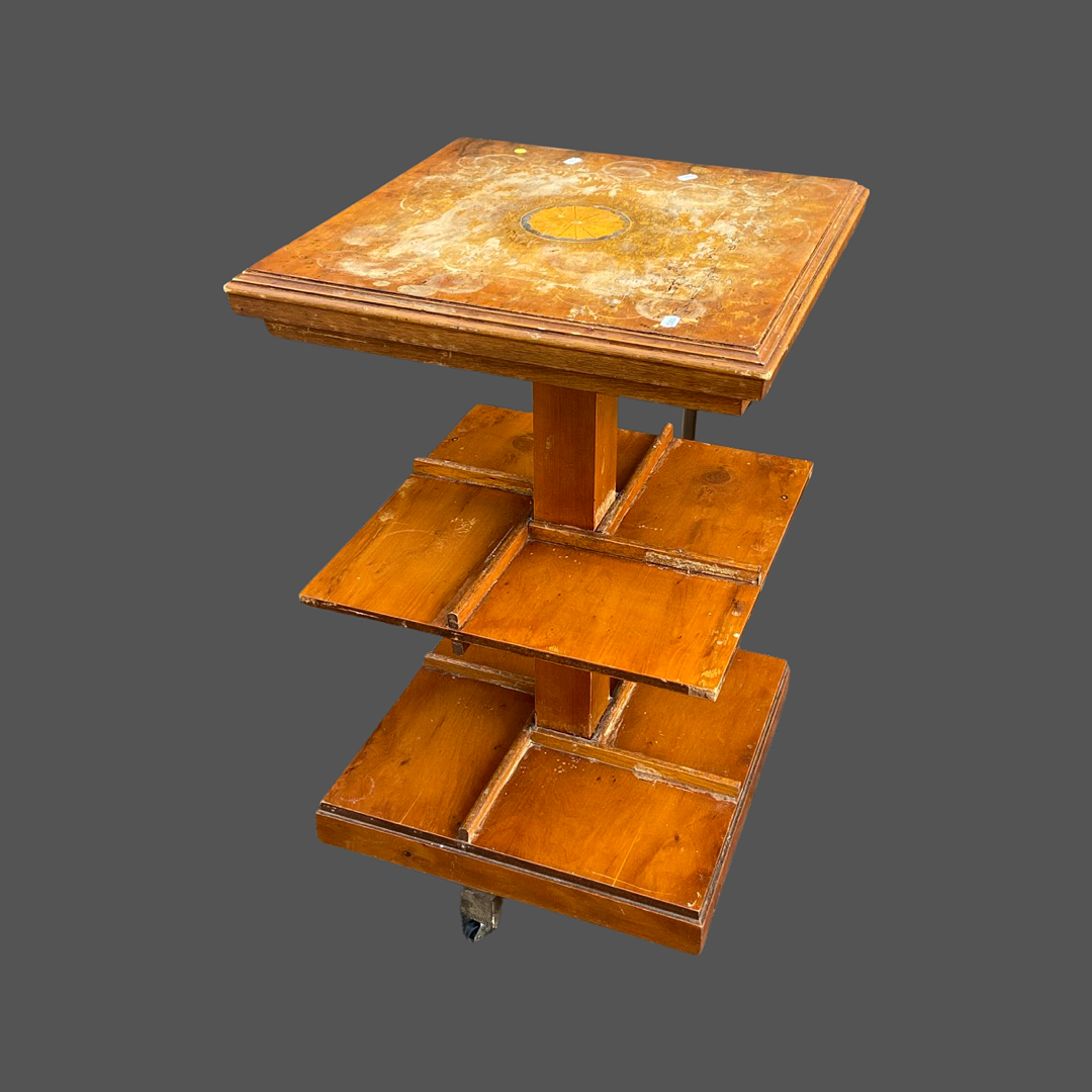 SNURRBORD, engelsk stil, 1900-tal.