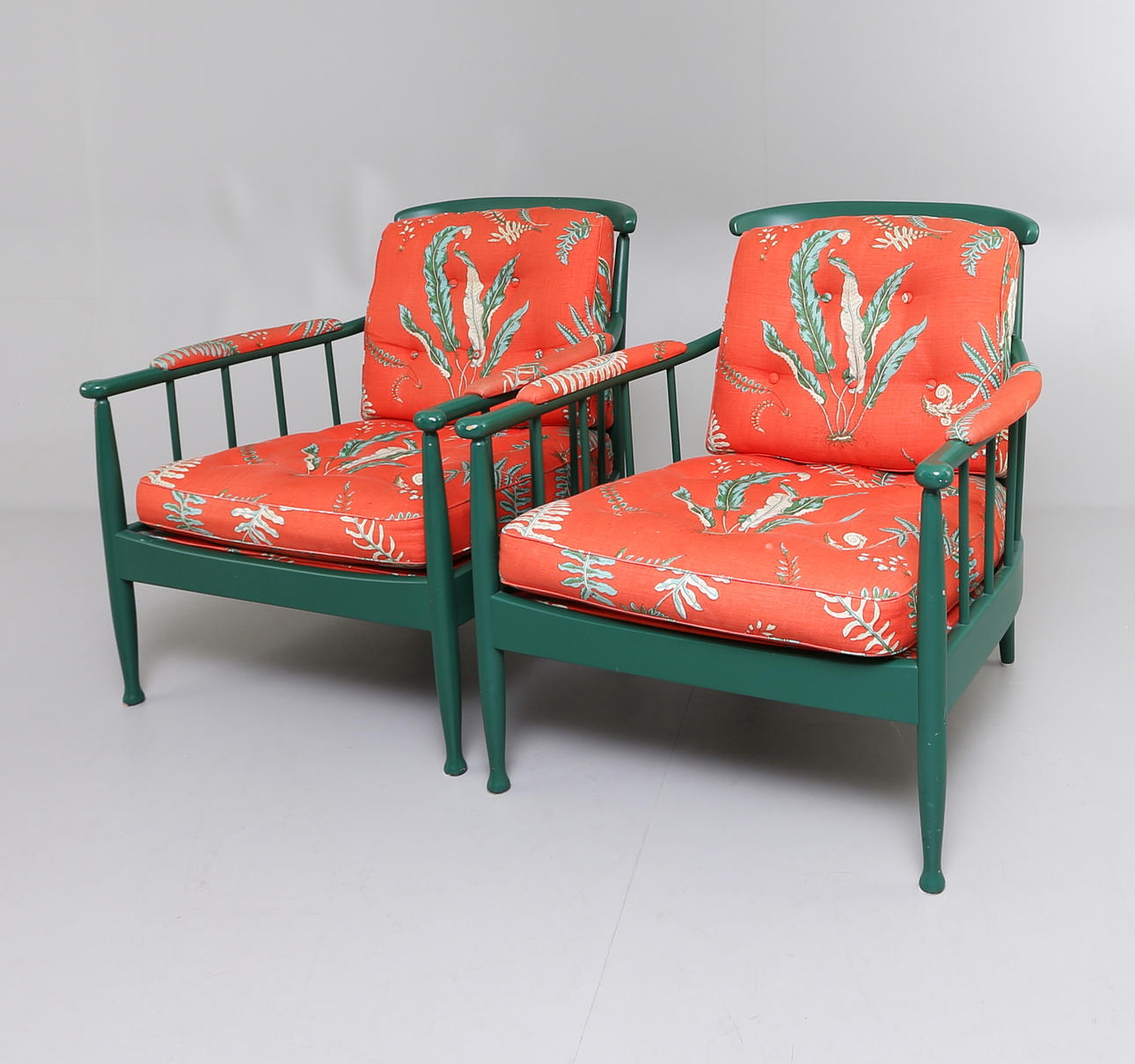 KERSTIN HÖRLIN-HOLMQUIST. FÅTÖLJER, 1 par, "Skrindan".