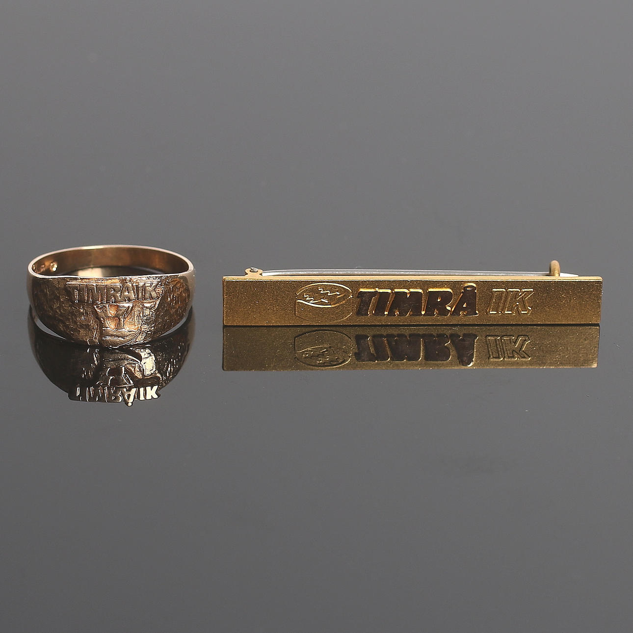 GULDRING, 18k guld, SLIPSNÅL, gulmetall, "Timrå IK".