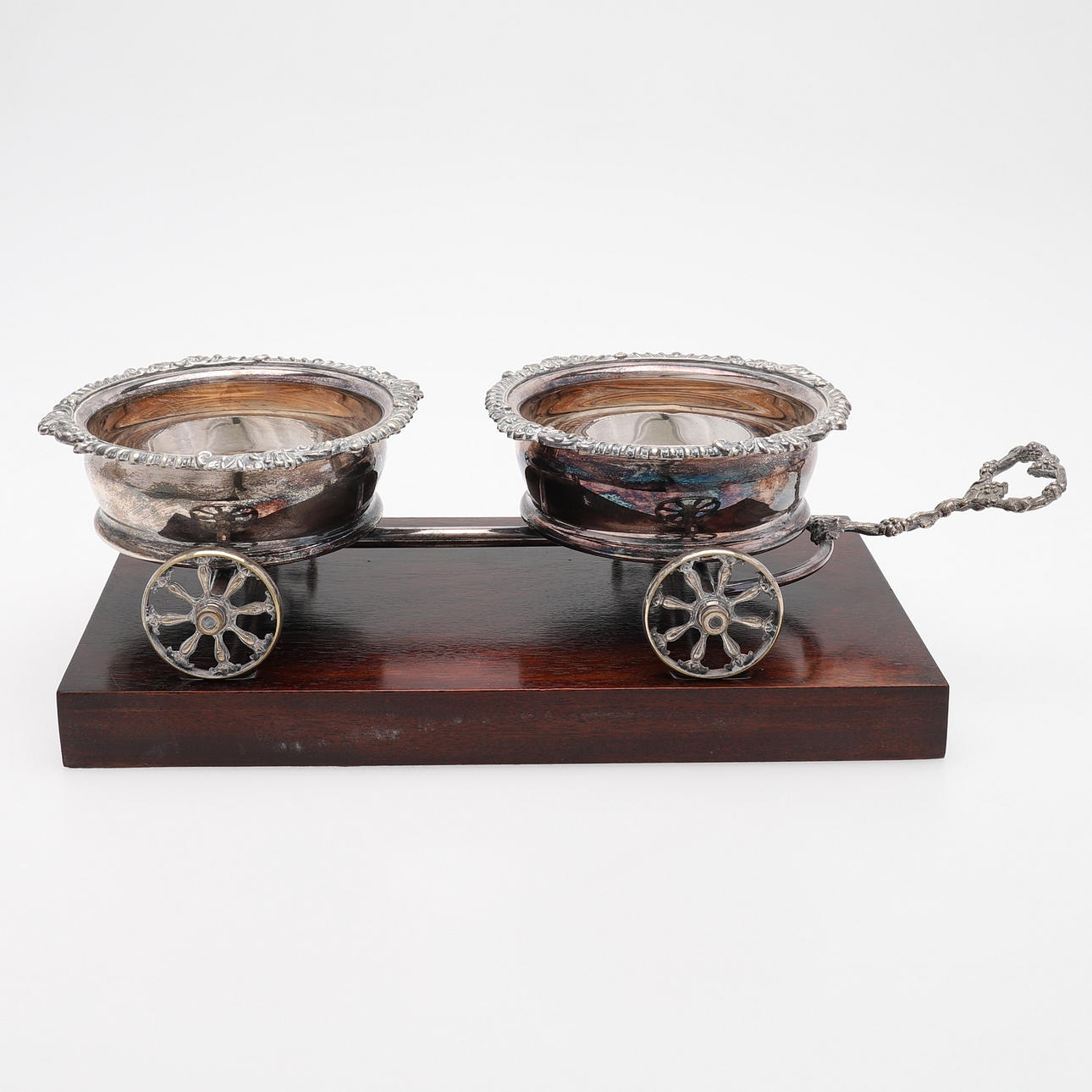 CHAMPAGNE TROLLEY FOR TWO BOTTLES, WITH PEDESTAL.