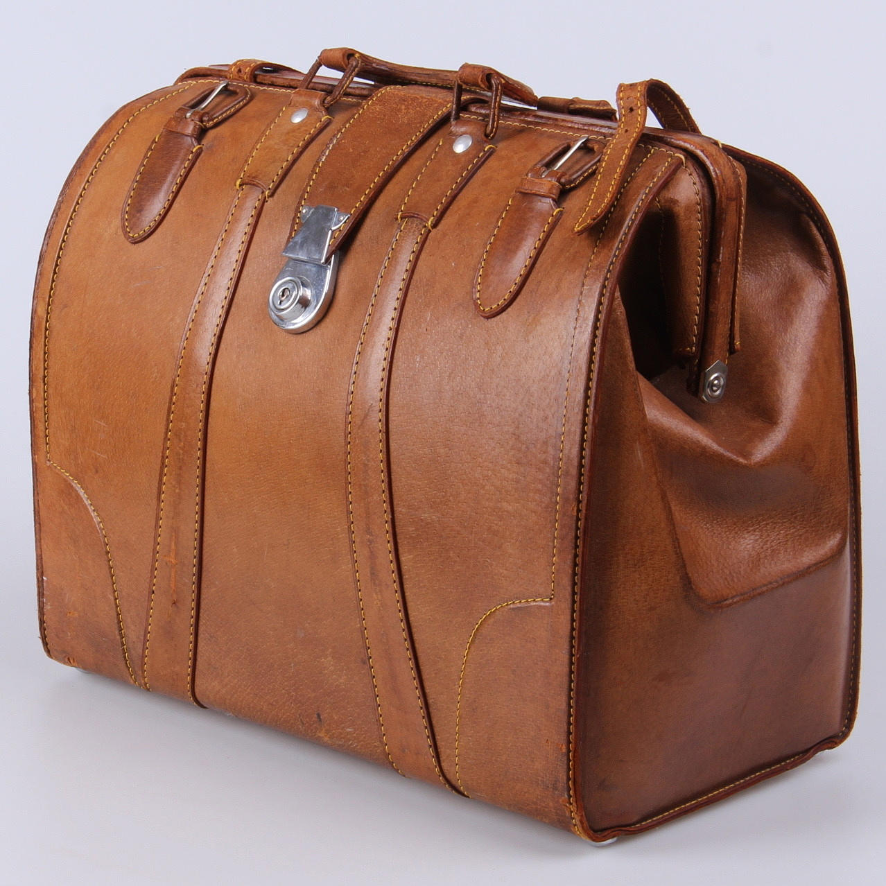 WEEKENDVÄSKA, läder/skinn, 1900-tal.