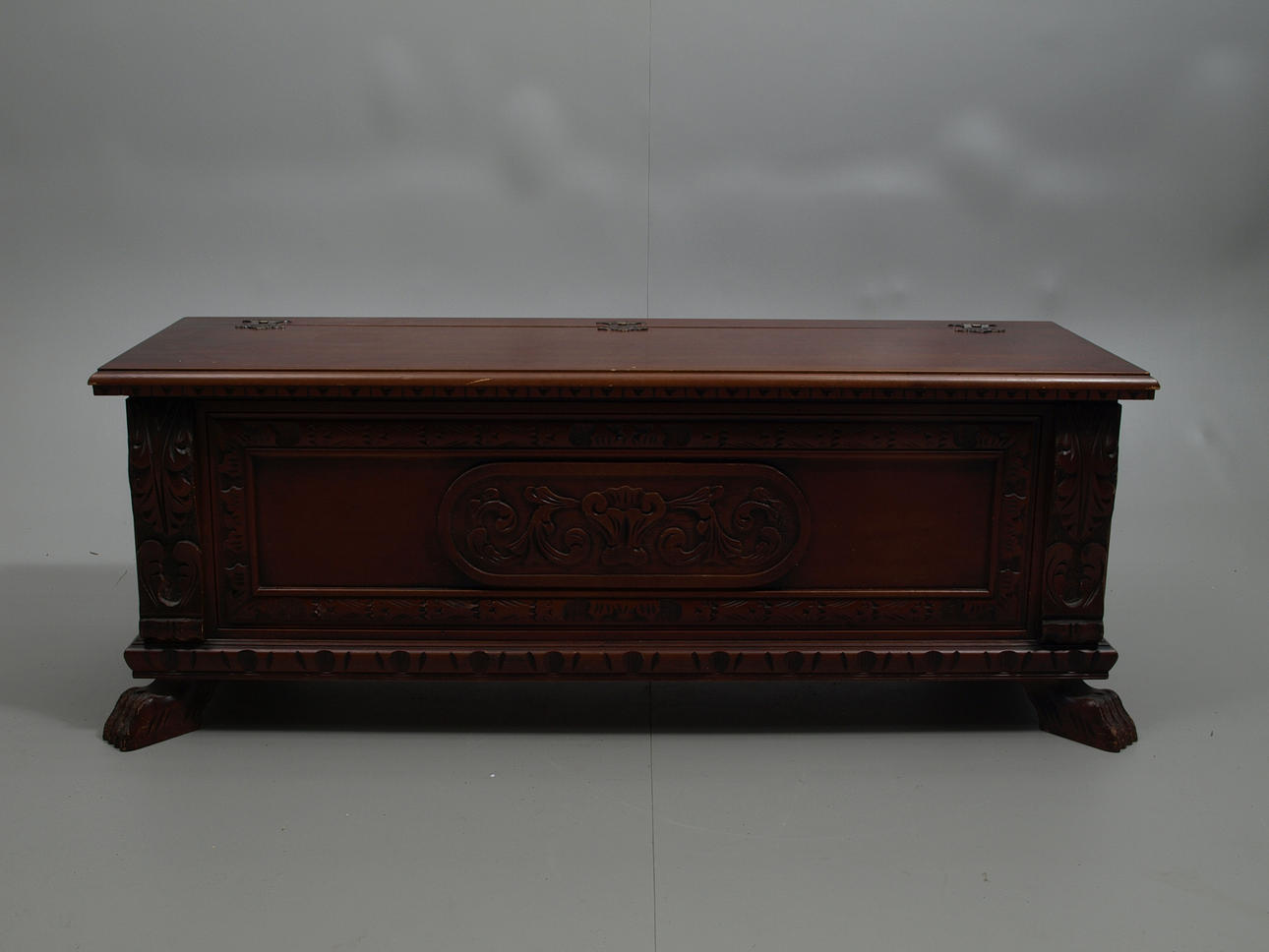 KISTA, mahogny, 1900-tal.