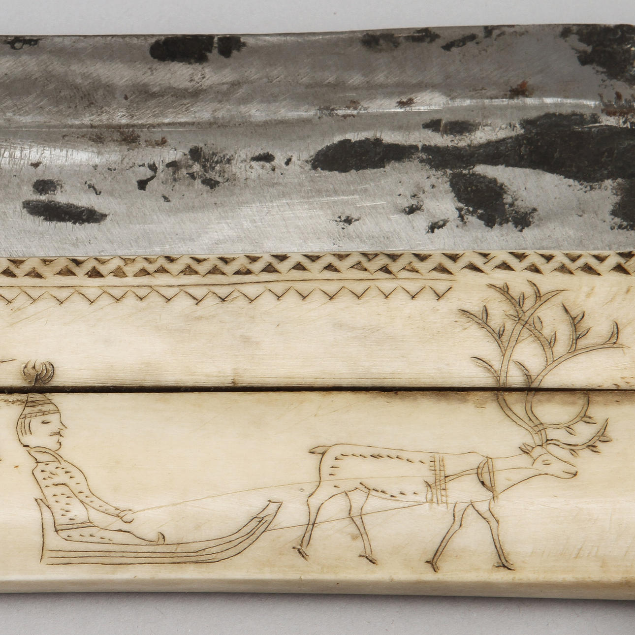 SAMEKNIV, renhorn och läder.