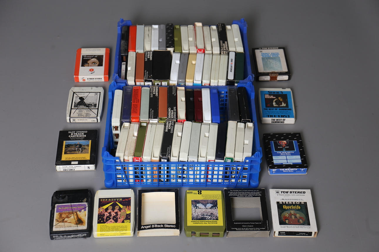 PARTI 8 TRACKBAND (stereo 8) musikkasetter. 30 st. Blandade artister. 1960- 80-tal.