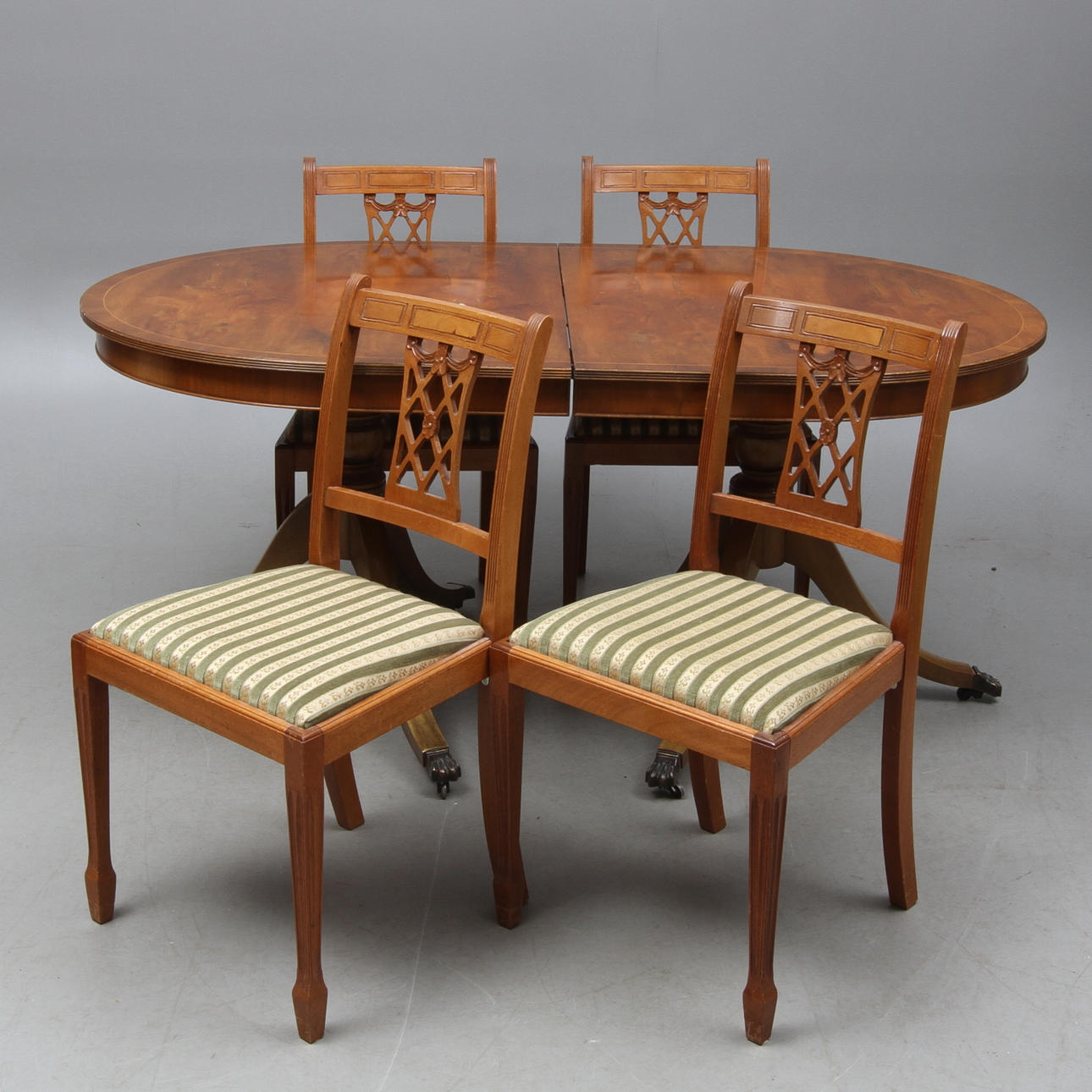 MATSALSGRUPP, 5 delar, engelsk stil, 1900-talets andra hälft.