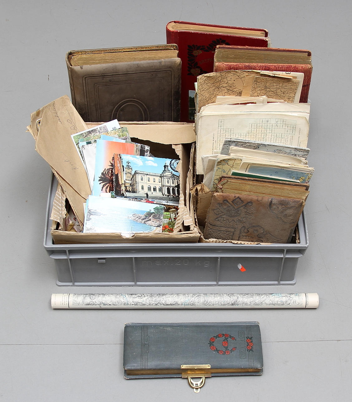 KARTOR och VYKORT mm, 1900-tal.