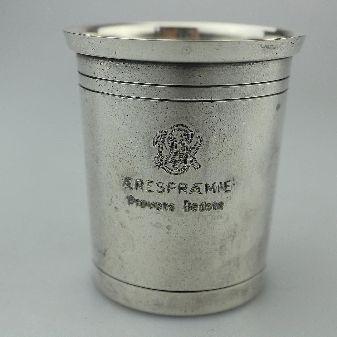 ÆRESPRÆMIER BECHER VERSILBERT.