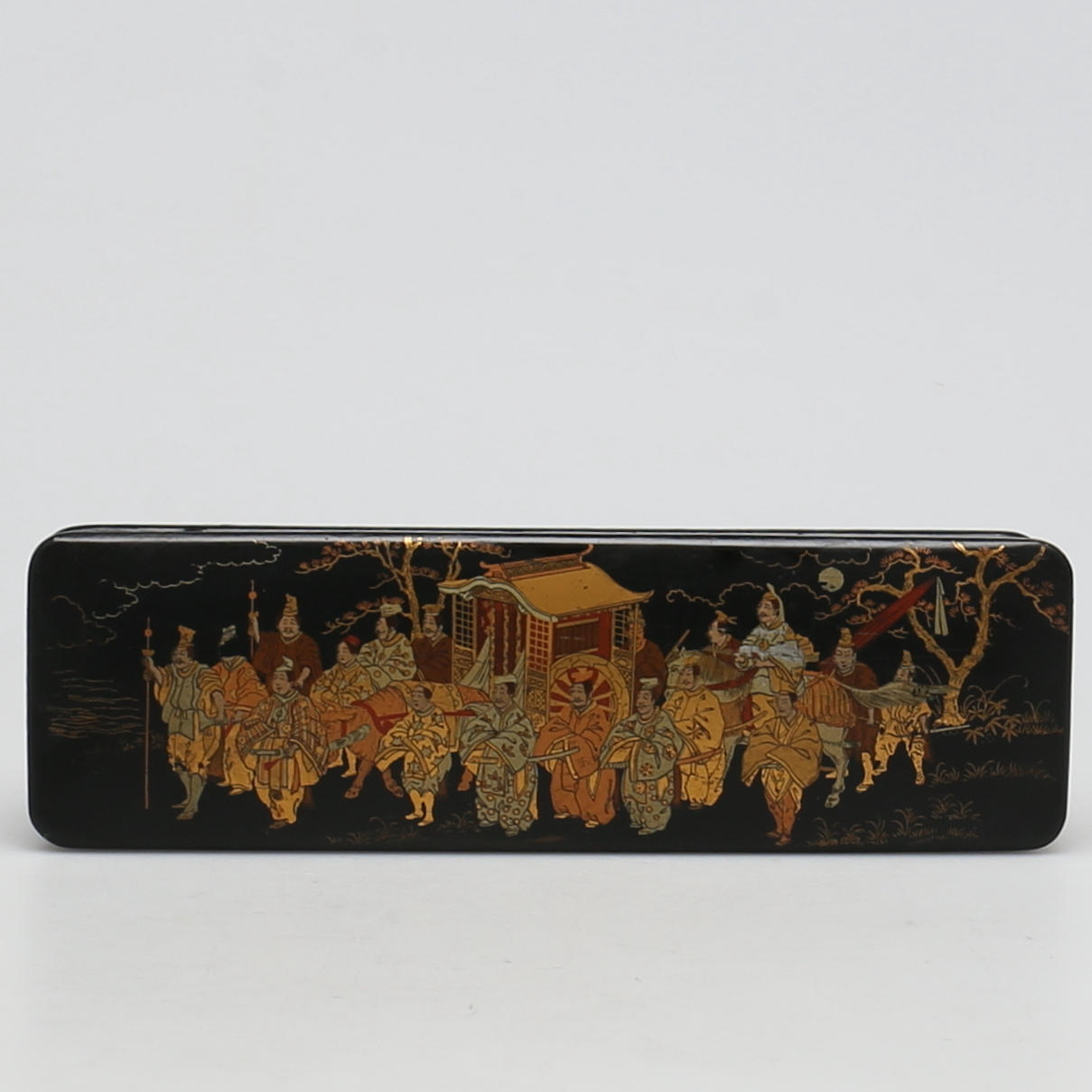 ASK MED LOCK. Lackarbete. Kina.