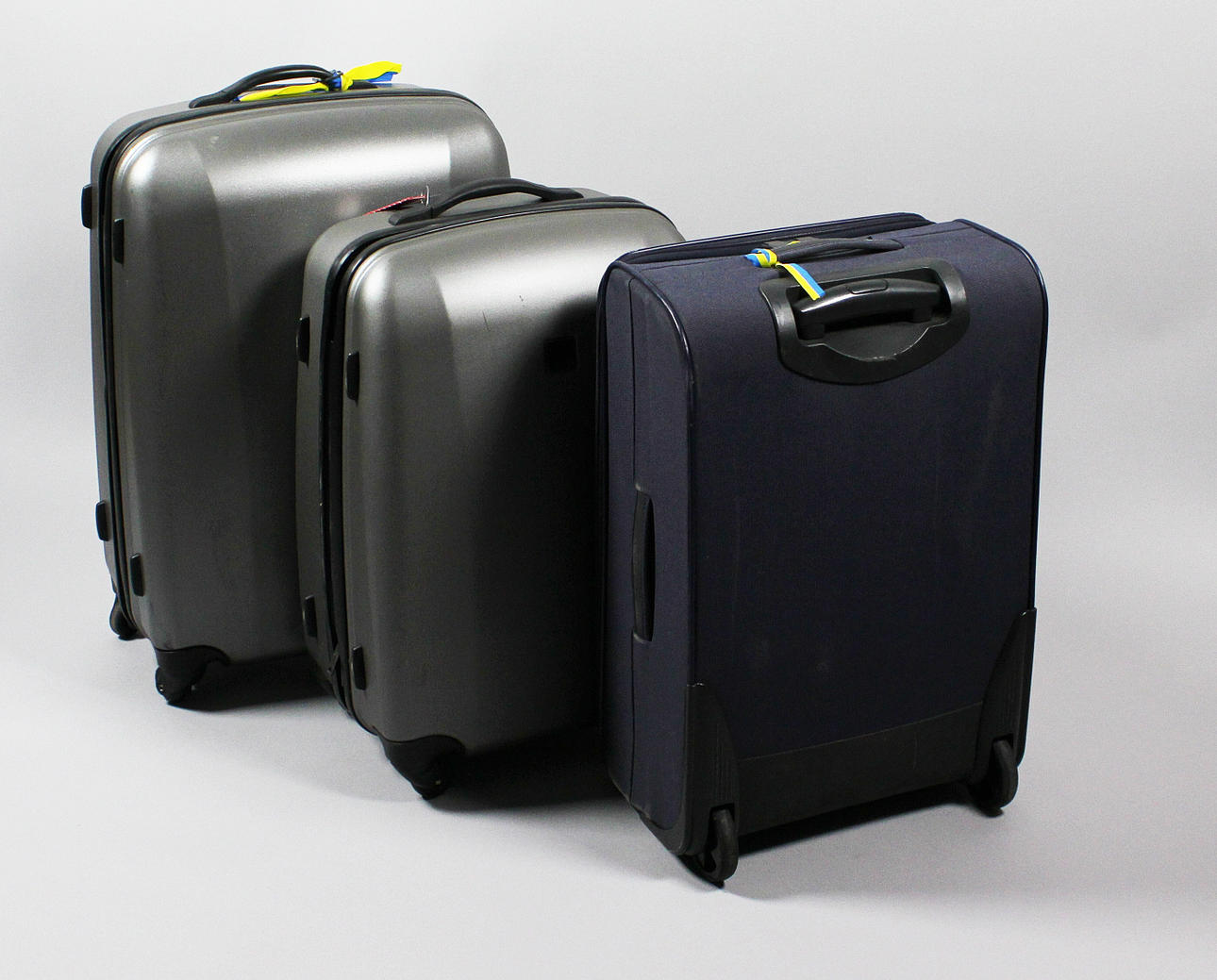 Resväskor (3), bl.a. Titan.