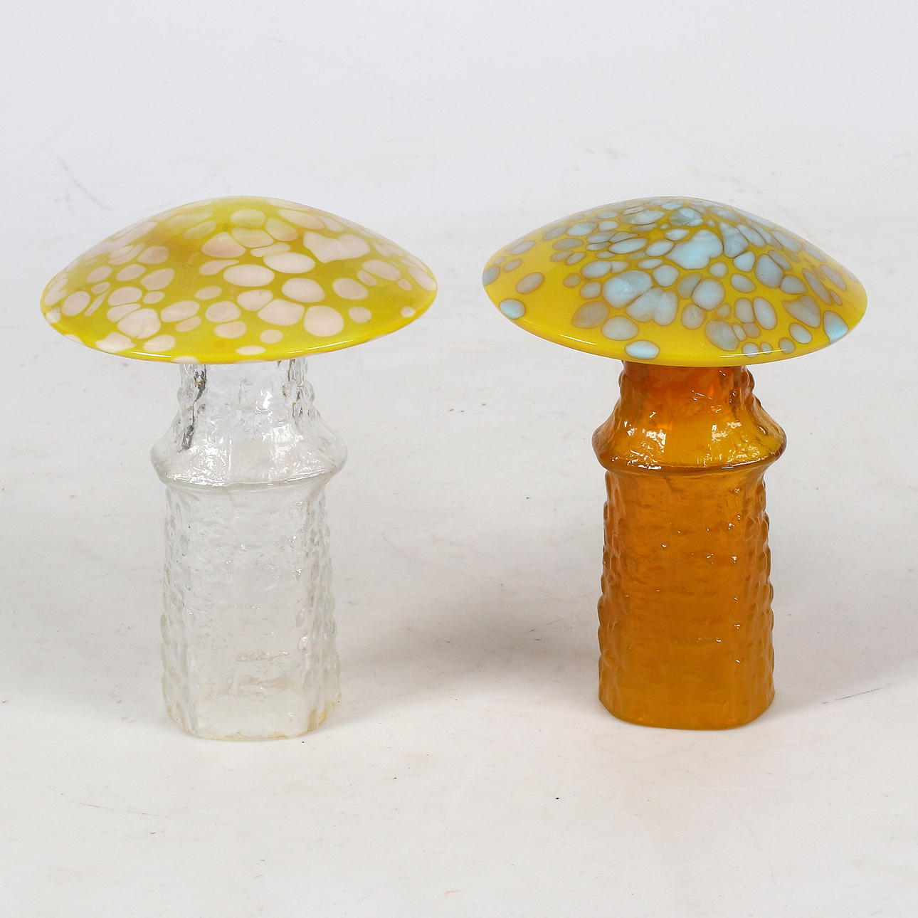 SVAMPAR, 2 st, glas, Bo Borgström, Åseda.