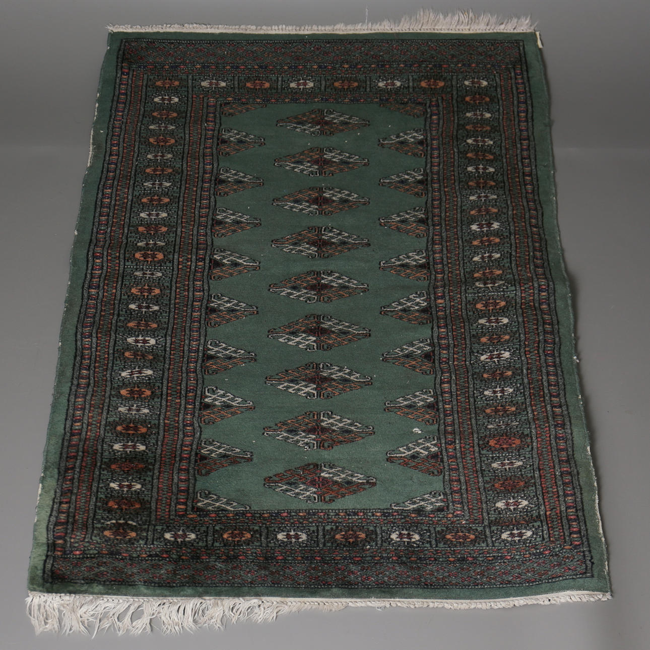 MATTOR. 2 st. Orientaliska. Bochara. 155x95 cm samt 200x140 cm.