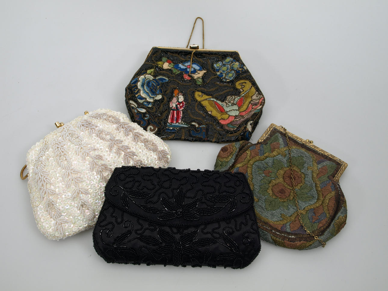 AFTONVÄSKOR, 4 stycken, 1900-tal.