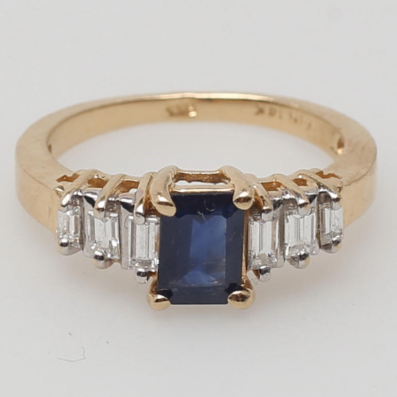 RING I 14K VITT GULD MED SAFFIR OCH 0,40 CARAT DIAMANTER WESSELTON VS.