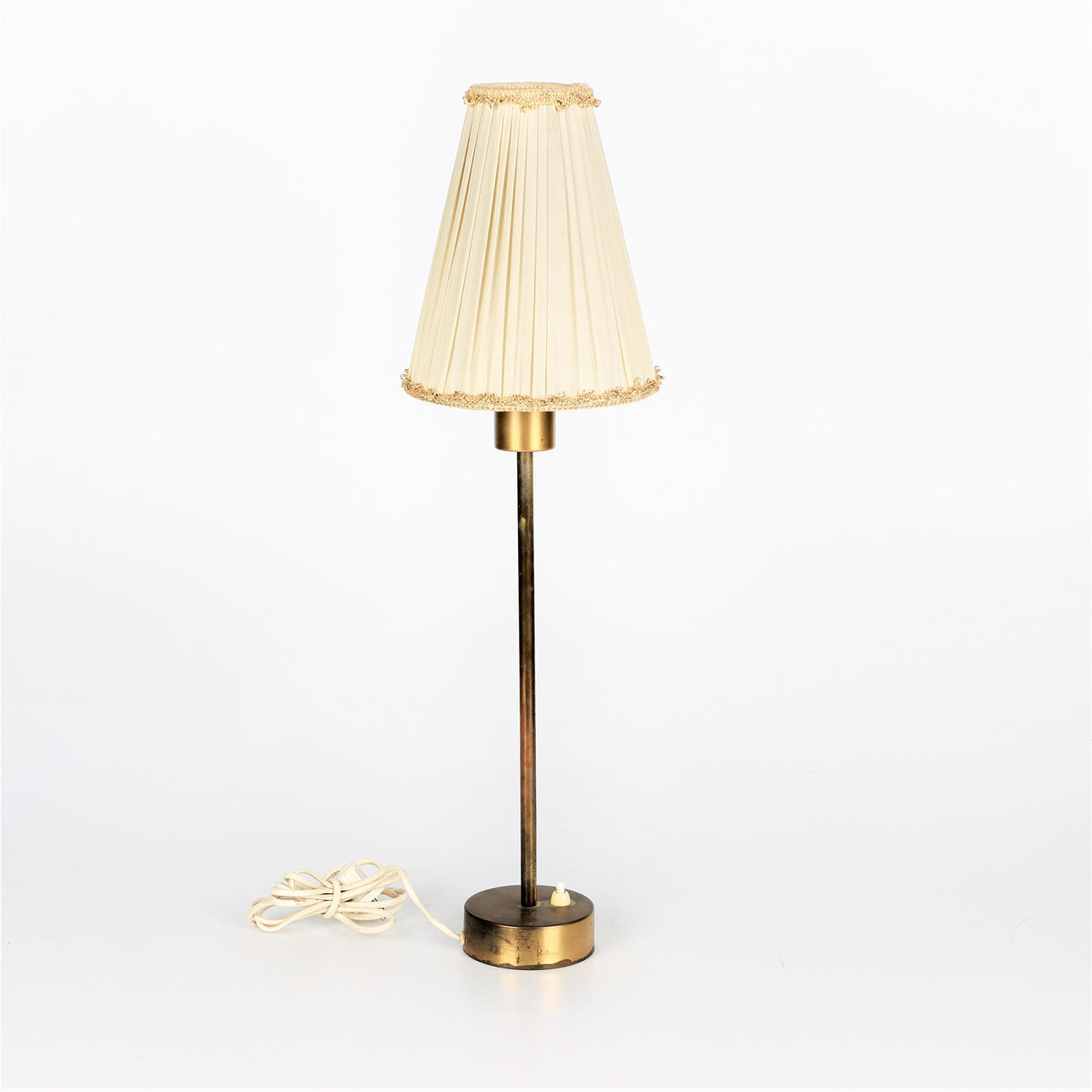 BORDSLAMPA, mässing, 1950-tal.