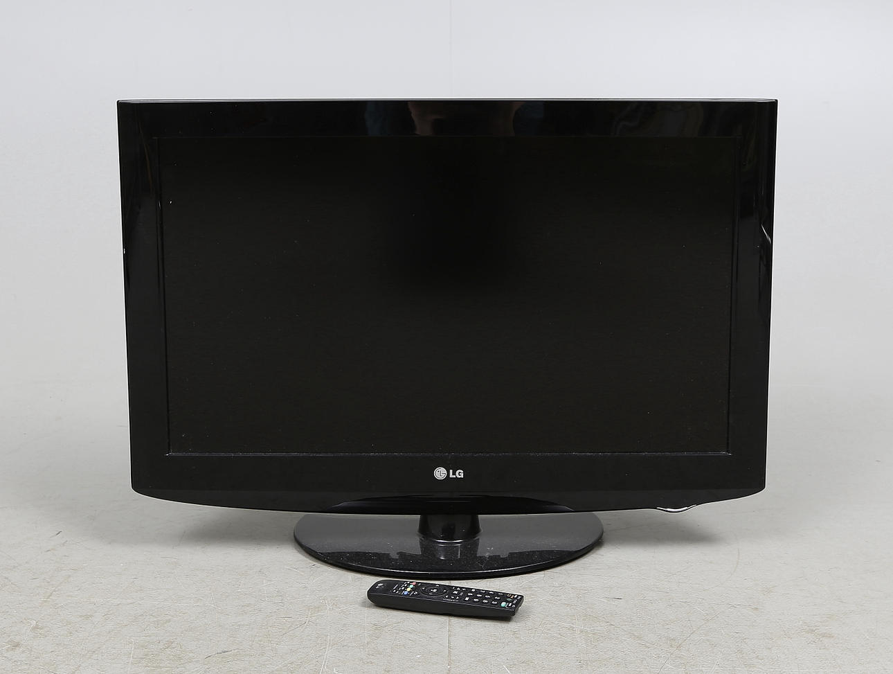 TV, LG, 32 tum, med fjärr.