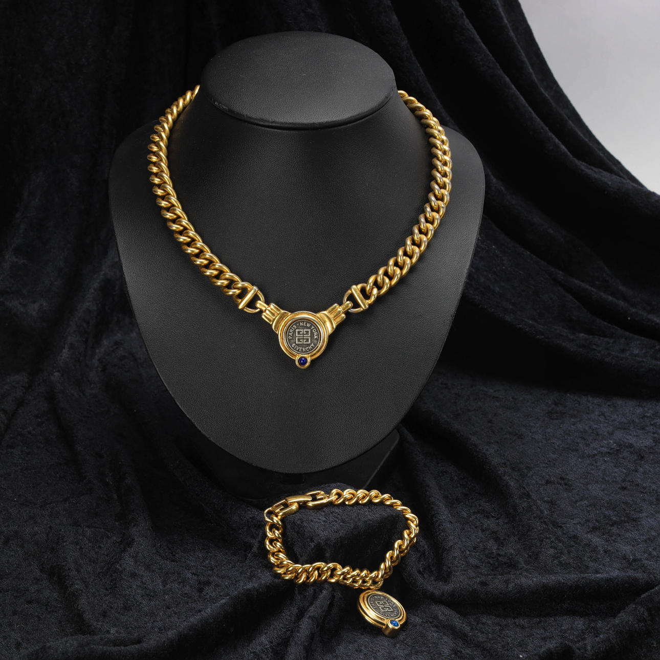 GIVENCHY, joyas, collares y pulseras, años 90.