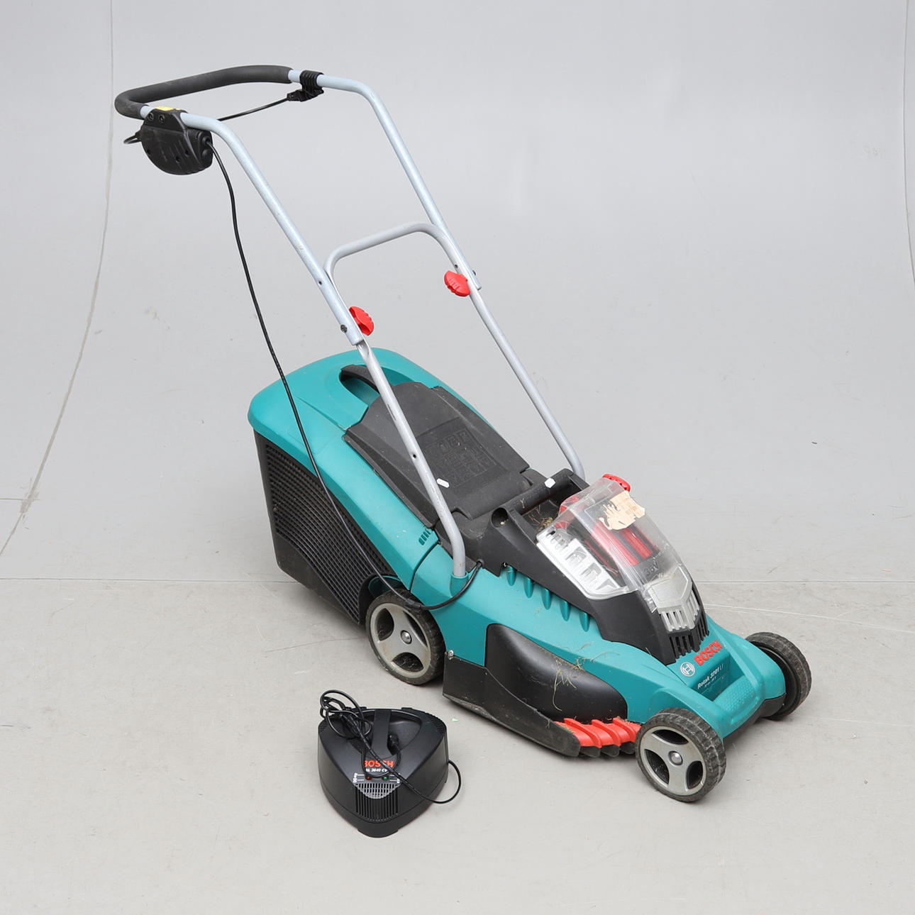 GRÄSKLIPPARE, Bosch Rotak 3701 LI.