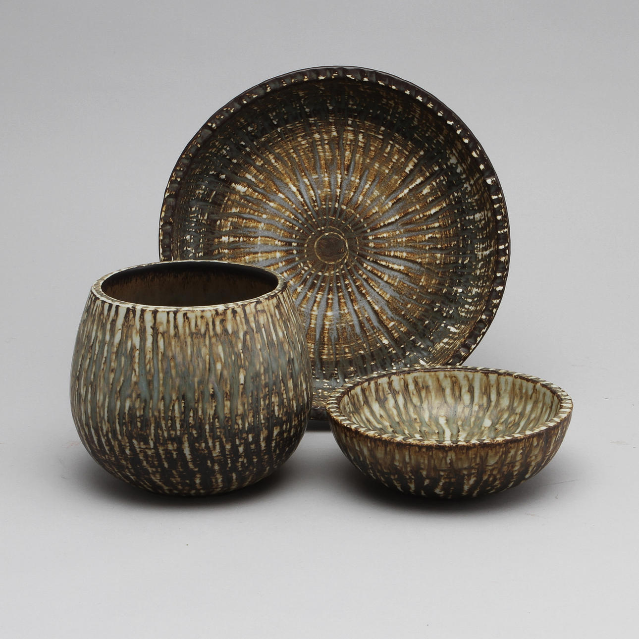 KERAMIK, 3 delar "Rubus"Gunnar Nylund för Rörstrand.