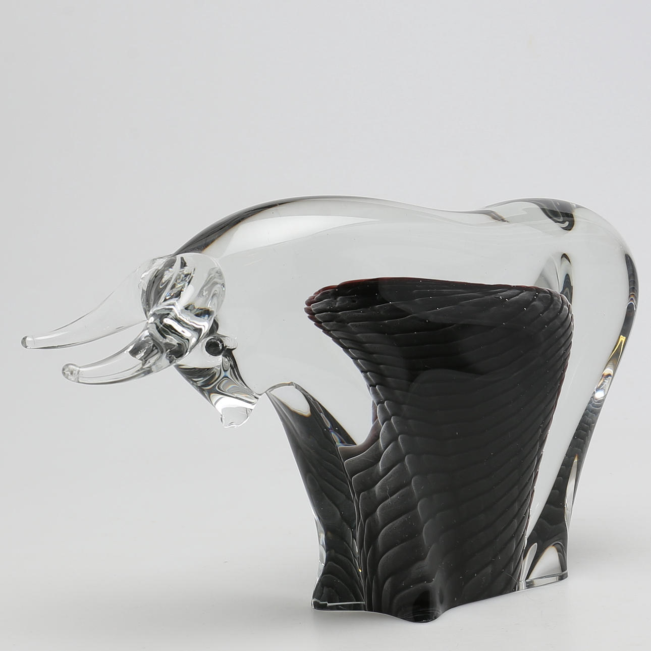 SKULPTUR. Glas. Tjur. Färe-Marcolin. Ronneby Glasbruk.