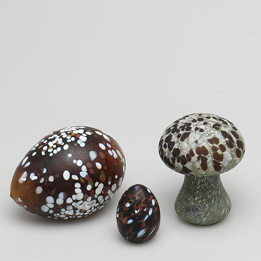 SVAMP och ÄGG. 3 delar. Glas. Boda. Monica Backström.