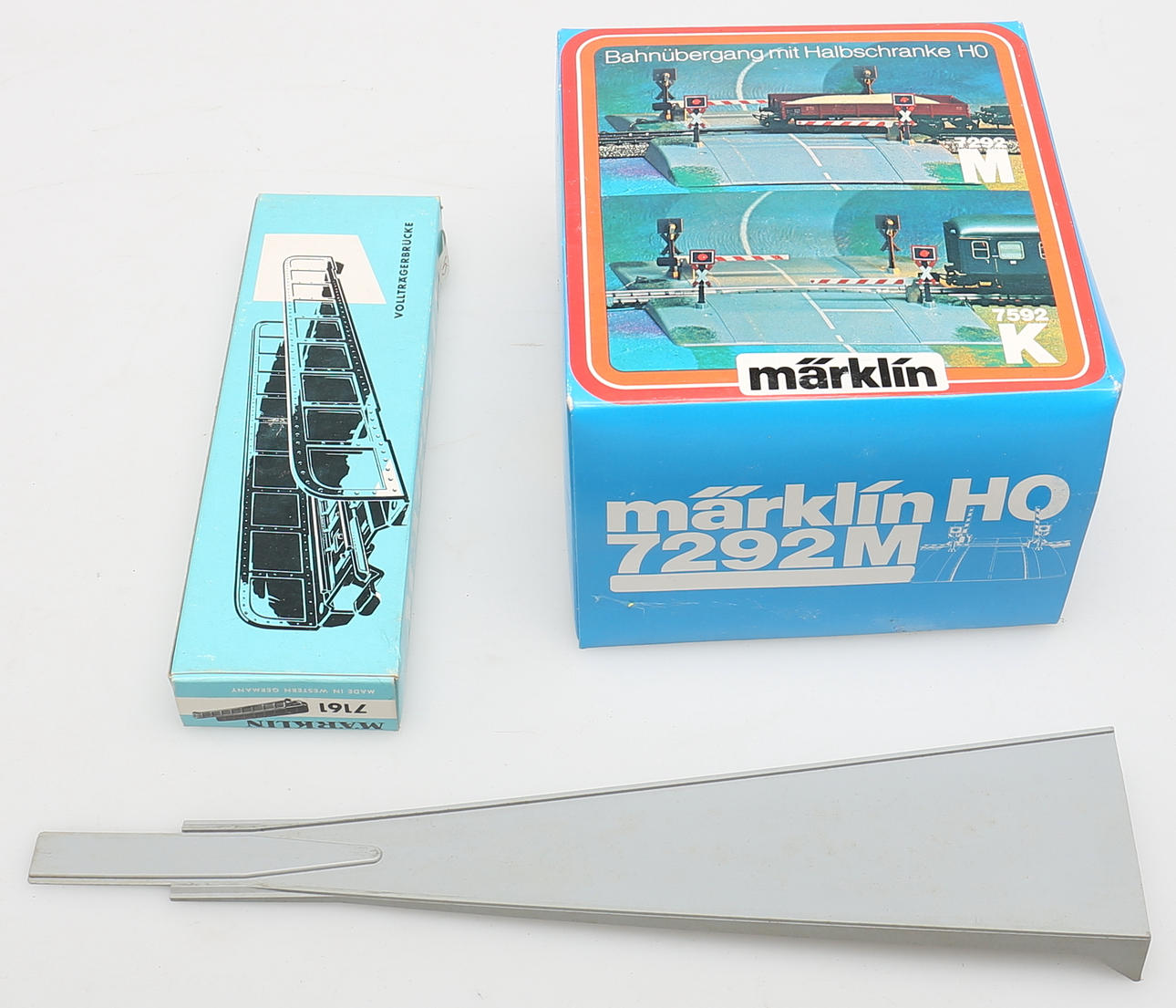 MÄRKLINDELAR (3). Bl a Övergång och bro. I orginalkartonger.