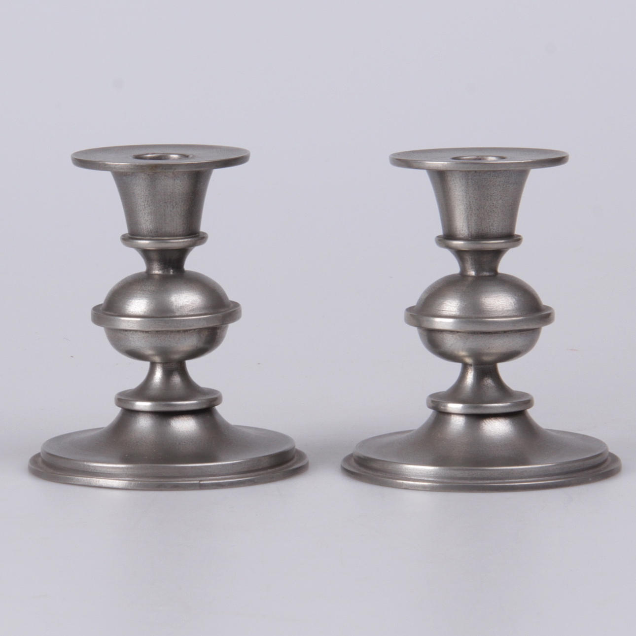 LJUSSTAKAR, ett par, tenn, Edvin Ollers, Stockholm.