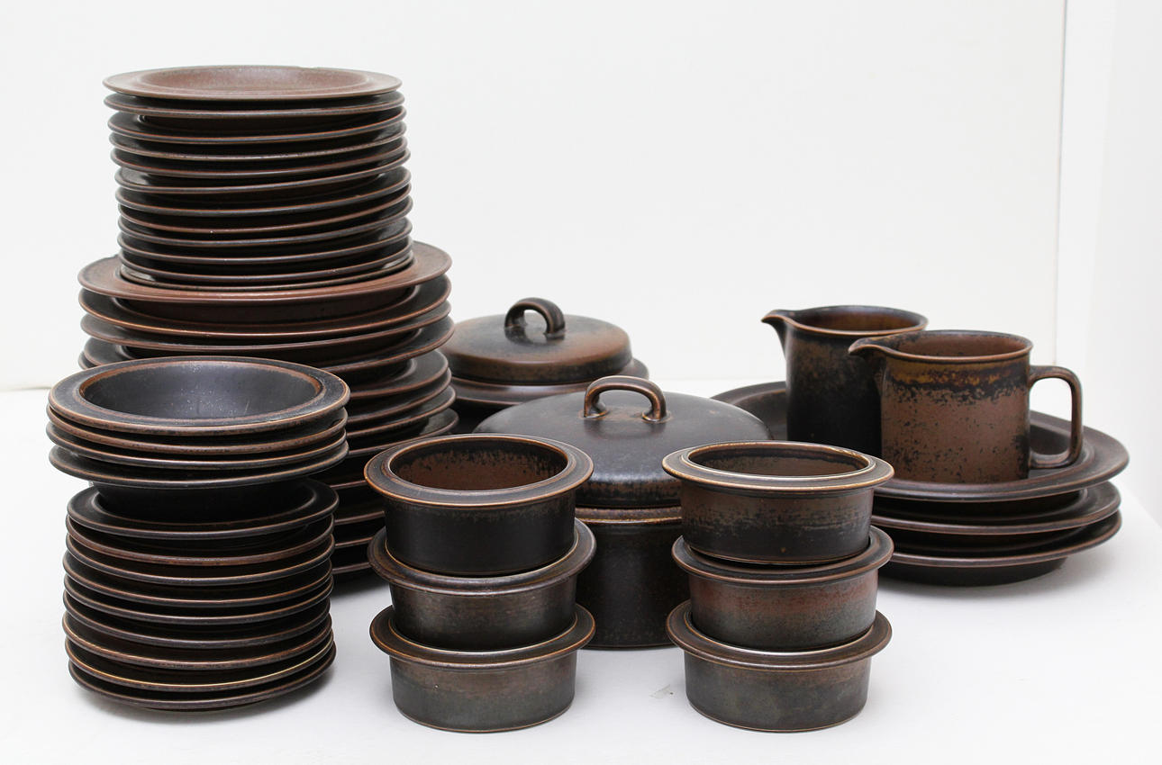 Matservisdelar (50), porslin, "Ruska", Arabia, Finland.