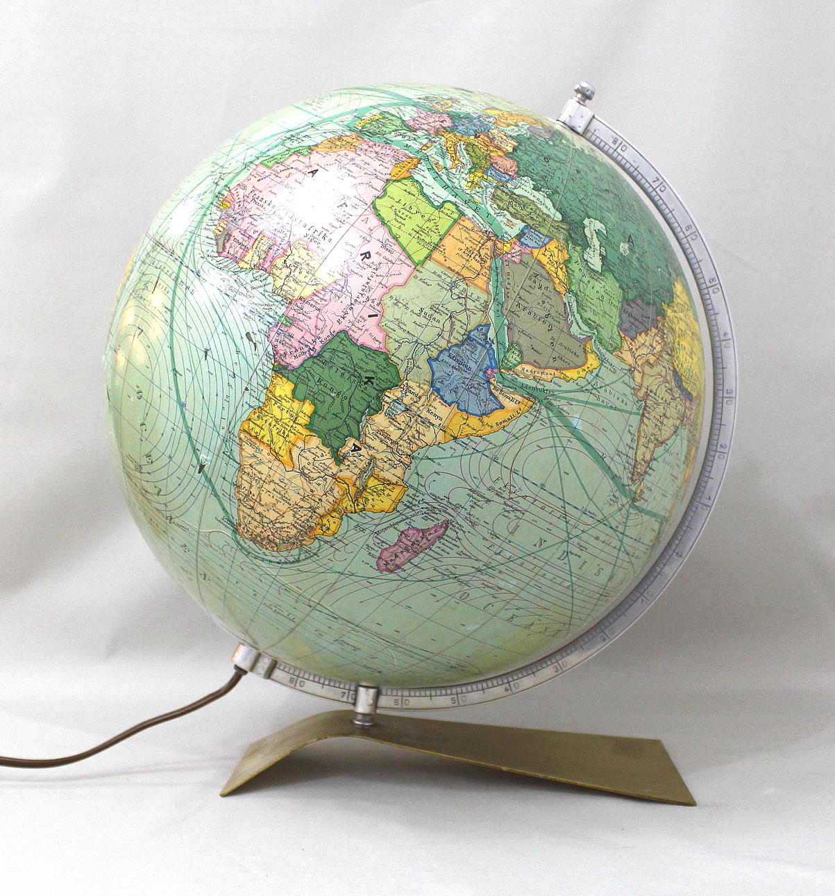 JORDGLOB politisk, glas med fot av mässing.