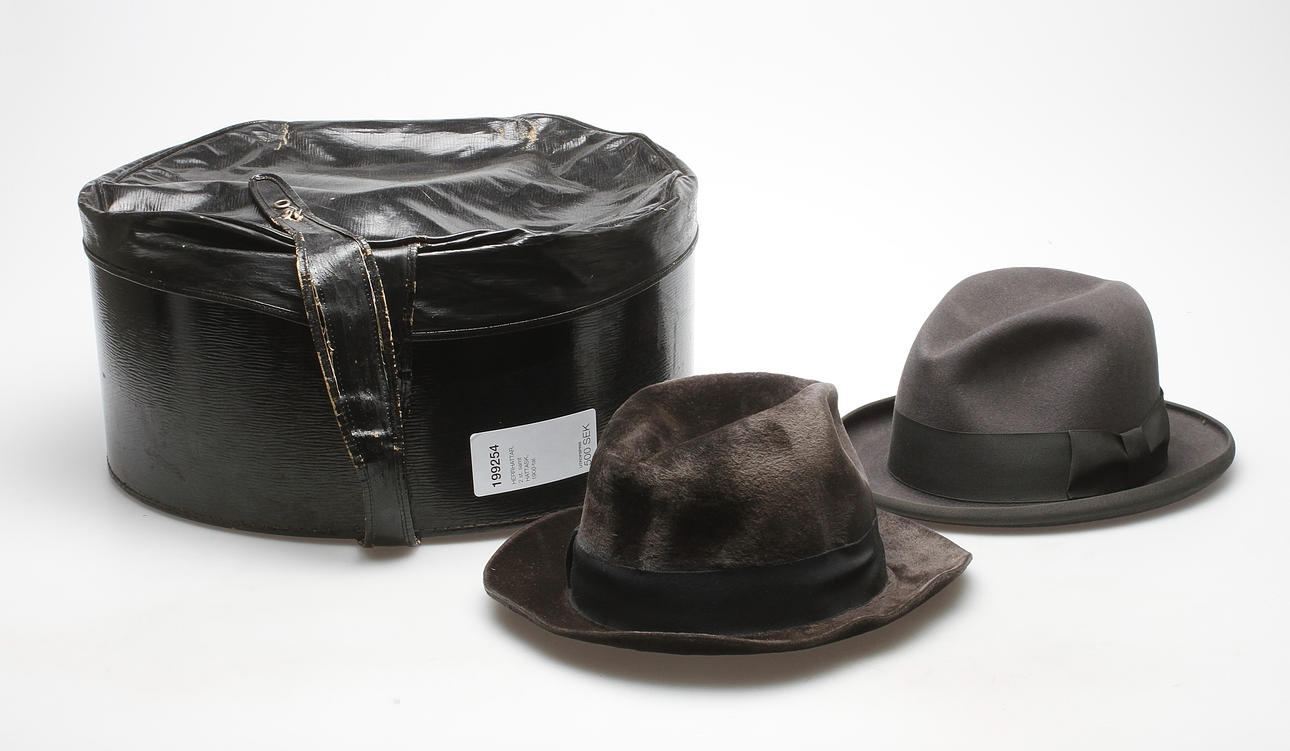 HERRHATTAR, 2 st. samt HATTASK, 1900-tal.