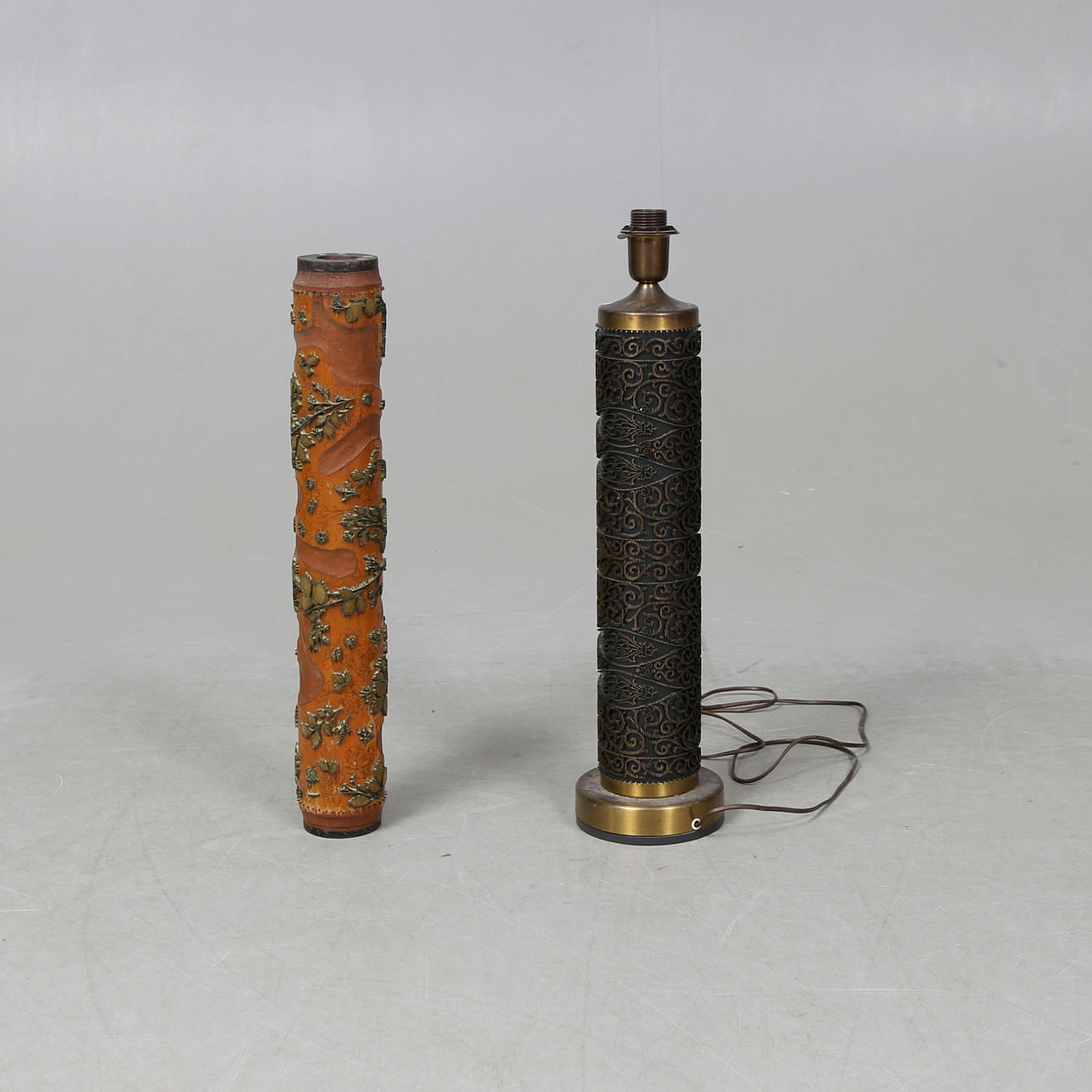 TABLE LAMP/WALLPAPER ROLLER and WALLPAPER ROLLER.