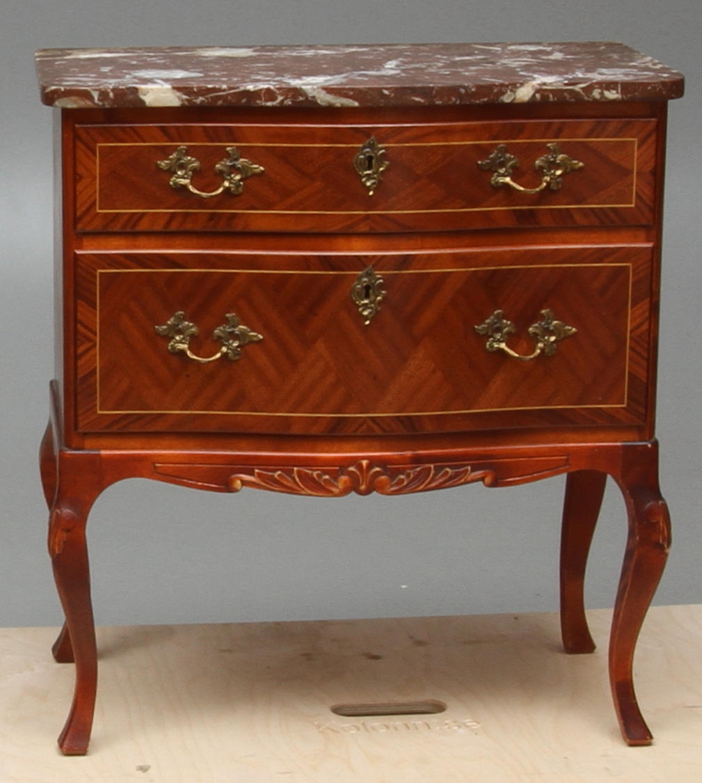 BYRÅ med stenskiva, 1900-tal.