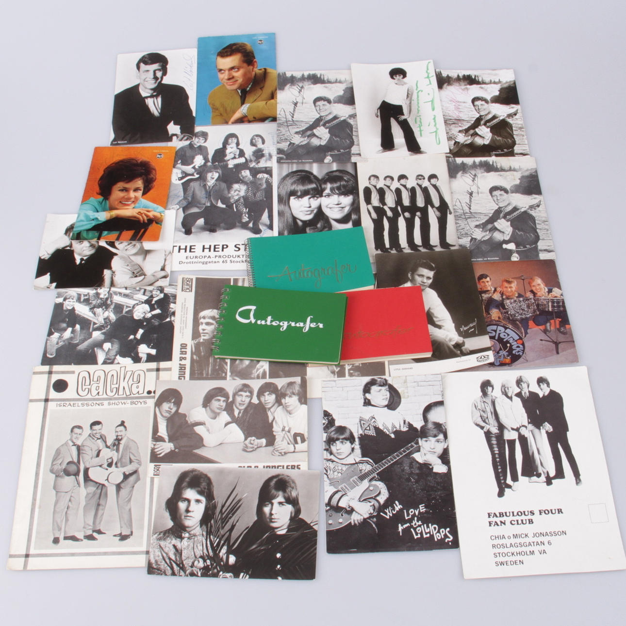 AUTOGRAFER, samt signerade idolfotografier, 1900-tal.