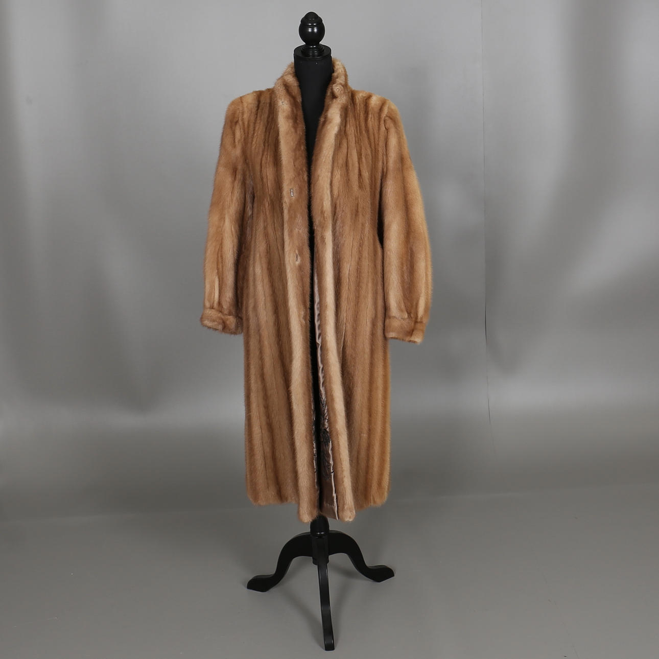 PÄLS i mink. Helryckt. Palomino, Saga MInk, Illum, stl. 38- 40.