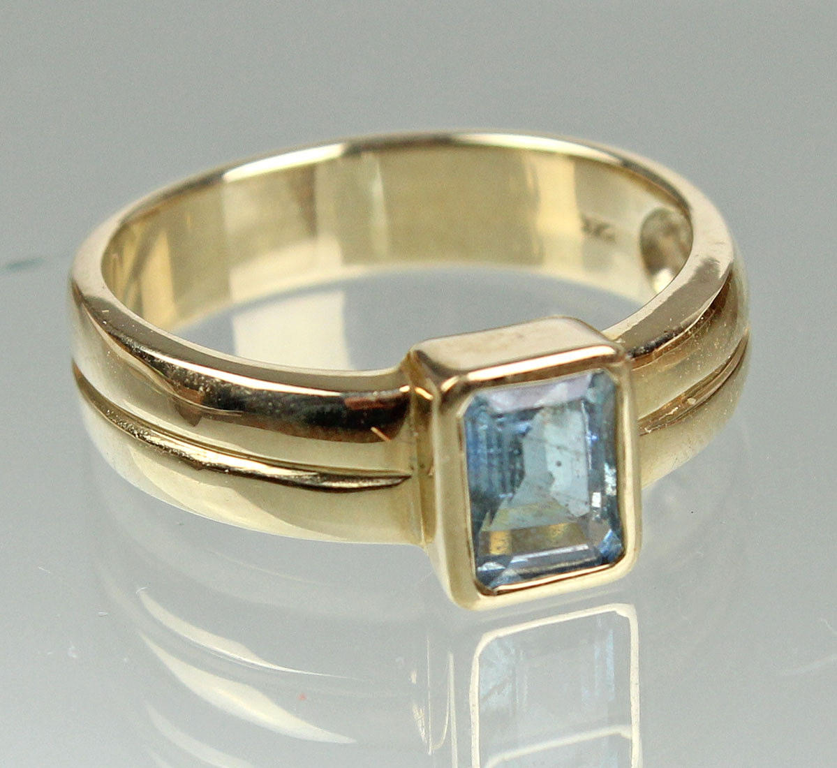 AQUAMARIN RING, Gold 375.